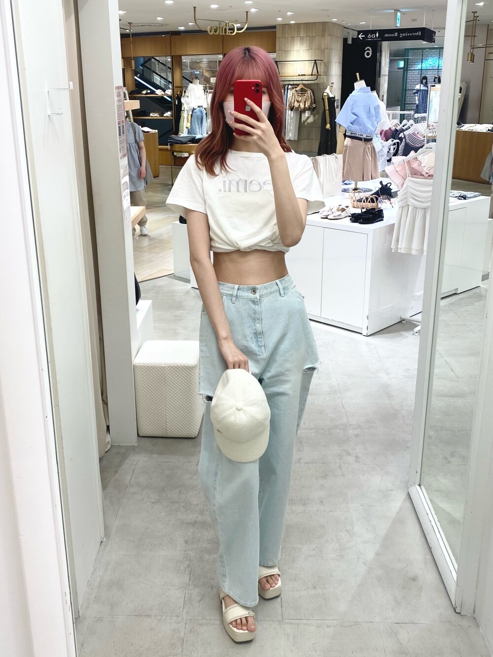 「ootd、one after another NICE CLAUP、骨格ウェーブ、高身長女子、高身長コーデ、デニム、大人かわいい、プチプラ、プチプラコーデ、春夏コーデ、夏コーデ、休日コーデ、キレイめ、オトナ女子、着回しコーデ」｜「Seemi. byNICECLAUPの【Seemi】Seemi 刺しゅうTee（Tシャツ/カットソー、ホワイト系）」を使った、moeさん（レディース・172cm）の夏コーディネートの1枚目の写真