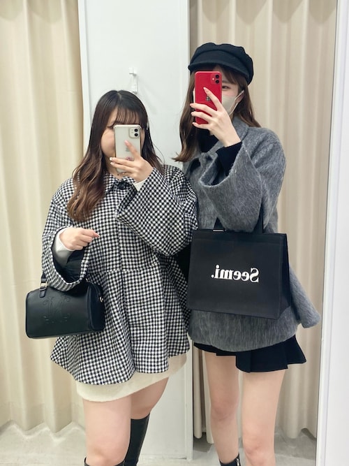 【極美品】SINA COVA 重ね着風ニットワッペン刺繍　ハイネック（Ｌ） 極美品】SINA COVA 重ね着風ニットワッペン刺繍 ハイネック（L） S-LL