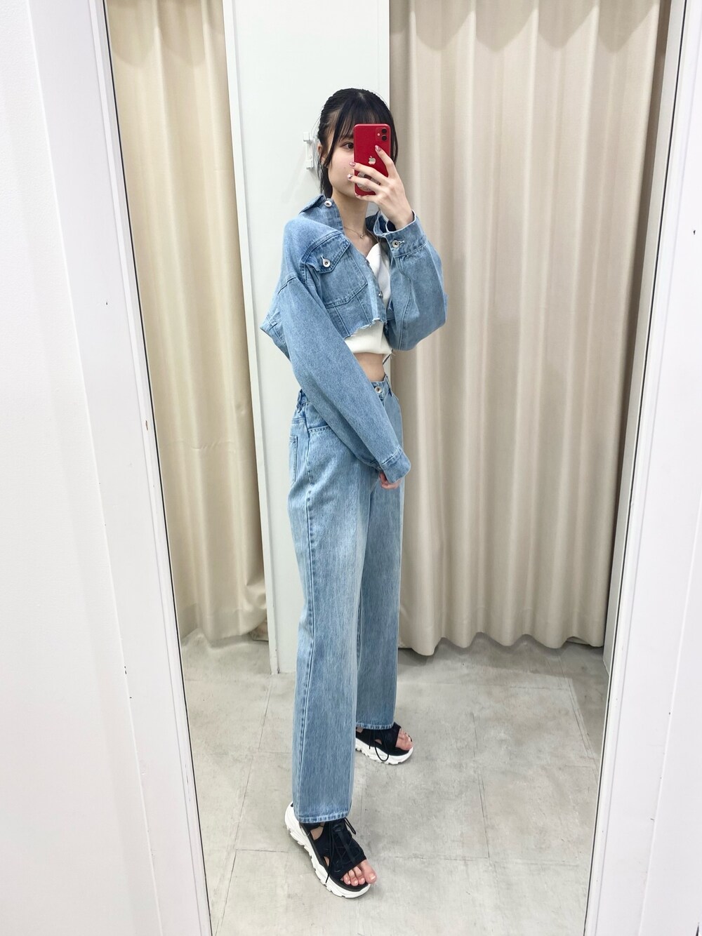 「ナイスクラップ、one after another NICE CLAUP、ootd、骨格ウェーブ、高身長女子、高身長コーデ、デニム、セットアップ、シンプルスタイル、休日コーデ、カジュアルコーデ、シンプルコーデ、大人コーデ、夏、楽チンコーデ」｜「one after another NICE CLAUPのショートデニムジャケット/Gジャン/セットアップあり（デニムジャケット、ブルー系）」を使った、moeさん（レディース・172cm）の夏コーディネートの1枚目の写真