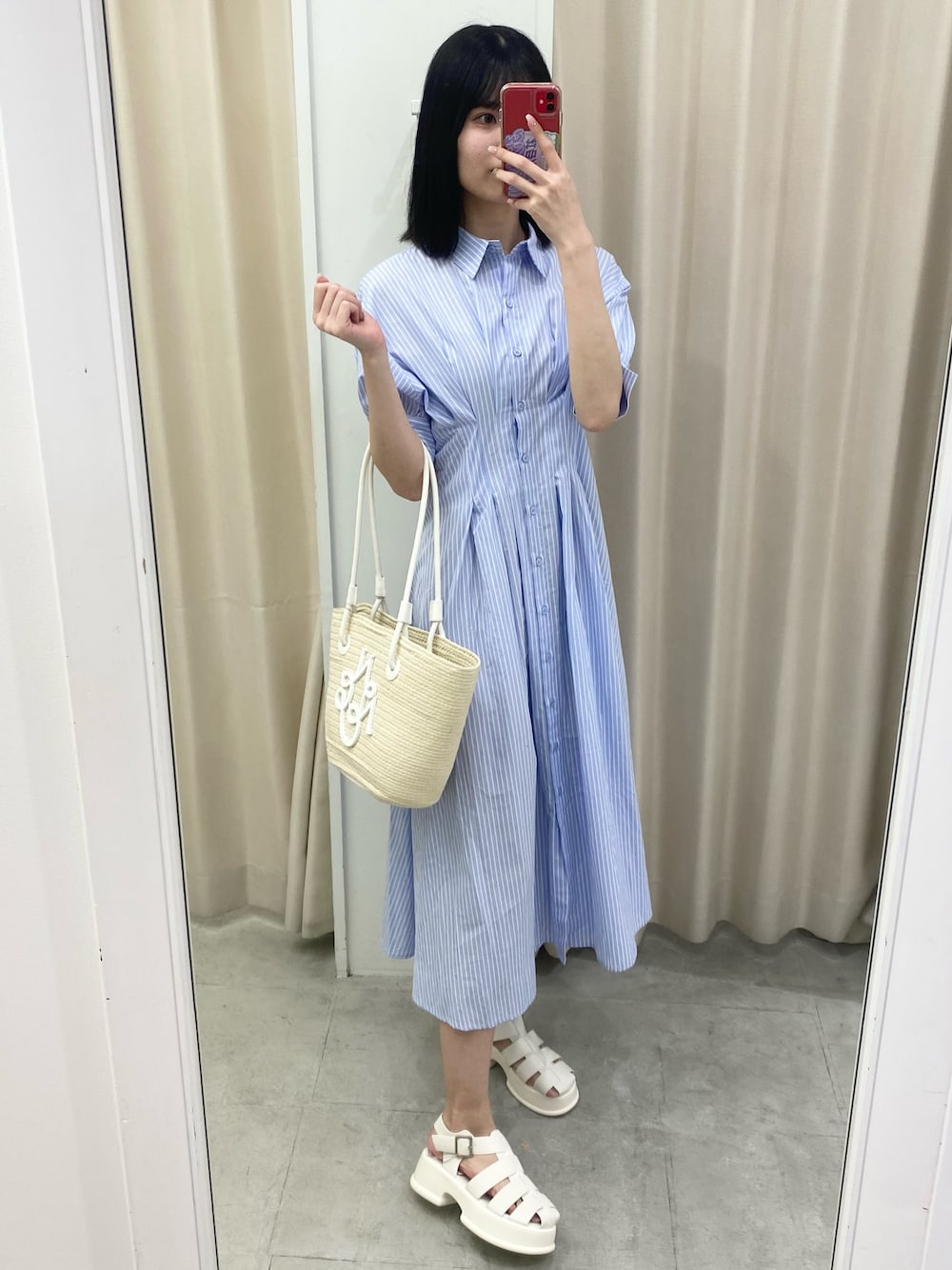 「ナイスクラップ、ワンピース、骨格ウェーブ、高身長、高身長女子、高身長コーデ、ootd、one after another NICE CLAUP、お出かけコーデ、ママコーデ、オトナカジュアル、おしゃれさんと繋がりたい、オトナ女子、最近のいい感じコーデ、韓国ファッション」｜「one after another NICE CLAUPのバックレースアップシャツワンピース【WEB限定商品】（ワンピース、ブルー系）」を使った、moeさん（レディース・174cm）の冬コーディネートの1枚目の写真