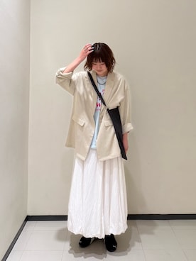 「KBF（ケイビーエフ）のギャザーバルーンスカート（スカート、ホワイト系）」を使った、わらちゃんさん（レディース・162cm）の春コーディネート