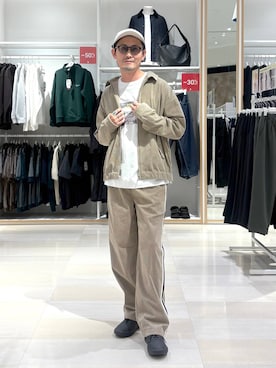 「GLOBAL WORK（グローバルワーク）のクリーンコーデュロイ/トラックパンツ/CLEAN MODE/589312（その他パンツ）」を使った、ゆーすけさん（メンズ・176cm）の秋コーディネート