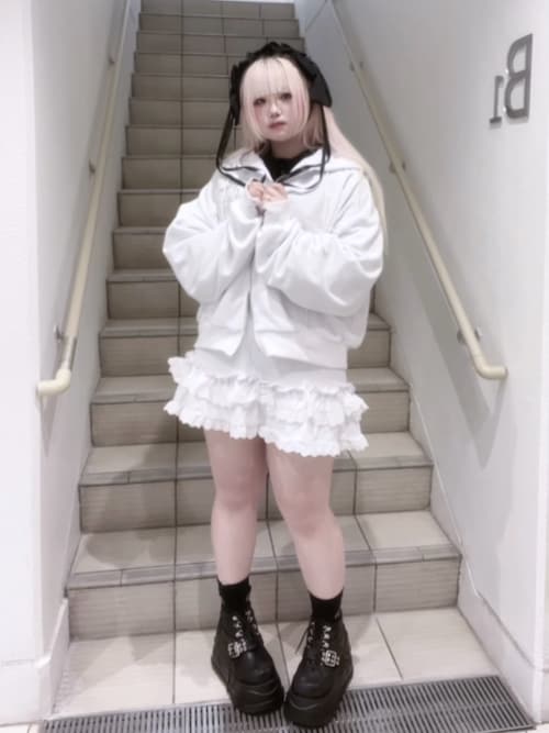 新品タグ付き！Whinny ホワイニー 世界が広く見えちゃう靴 厚底 定番 Whinny ブーツ Whinny/世界が広く見えちゃう靴 レディース