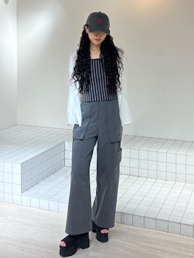 「MURUA（ムルーア）のアイテム（パンツ）」を使った、成田すみれさん（レディース・171cm）の春コーディネート