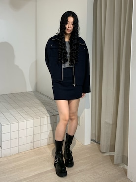 「アイテム（スカート）」を使った、成田すみれさん（レディース・171cm）の秋コーディネート