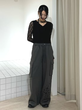 「MURUA（ムルーア）のアイテム（スウェットパンツ）」を使った、成田すみれさん（レディース・171cm）の秋コーディネート