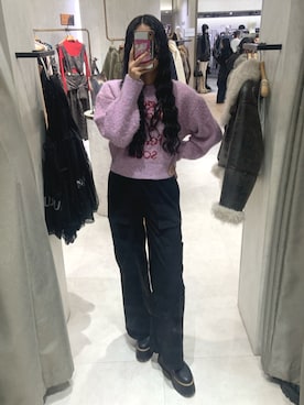 「MURUA（ムルーア）のアイテム（カーゴパンツ）」を使った、成田すみれさん（レディース・171cm）の秋コーディネート