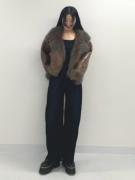 「アイテム（ムートンコート）」を使った、成田すみれさん（レディース・171cm）の夏コーディネート