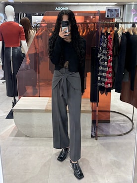 「MURUA（ムルーア）のウエストデザインワイドパンツ（その他パンツ、グレー系）」を使った、成田すみれさん（レディース・171cm）の春コーディネート