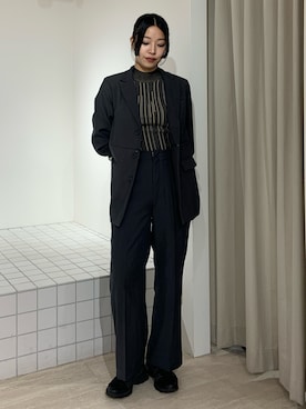 「MURUA（ムルーア）のアイテム（スラックス）」を使った、成田すみれさん（レディース・171cm）の秋コーディネート