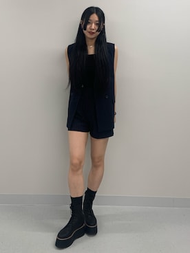 「アイテム（ベスト）」を使った、成田すみれさん（レディース・171cm）の夏コーディネート