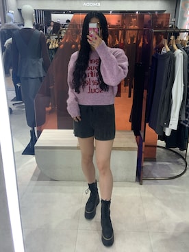 「MURUA（ムルーア）のアイテム（パンツ）」を使った、成田すみれさん（レディース・171cm）の秋コーディネート