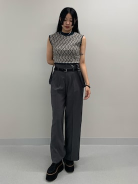 「アイテム（スラックス）」を使った、成田すみれさん（レディース・171cm）の夏コーディネート