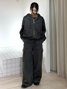 「MURUA（ムルーア）のアイテム（スウェットパンツ）」を使った、成田すみれさん（レディース・171cm）の秋コーディネート