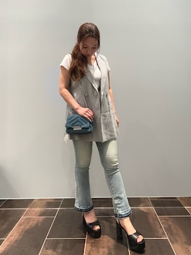 「ARMANI EXCHANGE（アルマーニエクスチェンジ）のアイテム（トップス、グレー系）」を使った、hnchaさん（レディース・160cm）の春コーディネート
