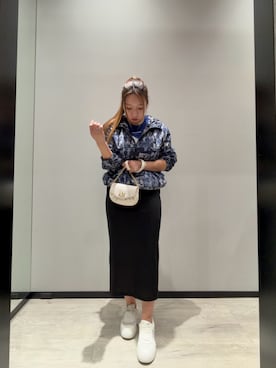 「ARMANI EXCHANGE（アルマーニエクスチェンジ）の【A|X アルマーニ エクスチェンジ】91ロゴ 半袖クルーネックTシャツ/REGULAR+（Tシャツ/カットソー、ブルー系）」を使った、hnchaさん（レディース・160cm）の冬コーディネート