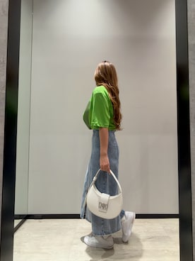 「ARMANI EXCHANGE（アルマーニエクスチェンジ）の【A|X アルマーニ エクスチェンジ】91ロゴ 半袖クルーネックTシャツ/REGULAR+（Tシャツ/カットソー、グリーン系）」を使った、hnchaさん（レディース・160cm）の春コーディネート