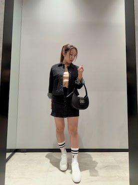 「ARMANI EXCHANGE（アルマーニエクスチェンジ）の【A|X アルマーニ エクスチェンジ】デザインロゴ 半袖クルーネックTシャツ/REGULAR（Tシャツ/カットソー、ベージュ系）」を使った、hnchaさん（レディース・160cm）の冬コーディネート