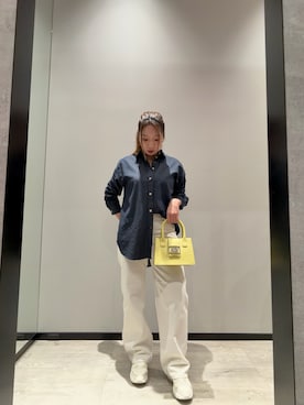「ARMANI EXCHANGE（アルマーニエクスチェンジ）の【A|X アルマーニ エクスチェンジ】WE ホワイトデニムパンツ_J38 RELAXED（デニムパンツ、ホワイト系）」を使った、hnchaさん（レディース・160cm）の春コーディネート