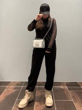 「シルバー」｜「アイテム（スウェットパンツ）」を使った、hnchaさん（レディース・160cm）の冬コーディネート