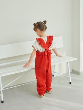 「アイテム（サロペット/オーバーオール、ブラウン系）」を使った、pairmanonさん（キッズ・110cm）の春コーディネート
