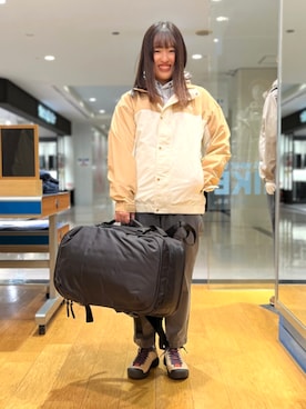 「アイテム（ブルゾン、ベージュ系）」を使った、コロンビア公式さん（レディース・162cm）の夏コーディネート