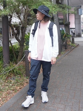 「アイテム（バックパック/リュック）」を使った、コロンビア公式さん（レディース・157cm）の秋コーディネート