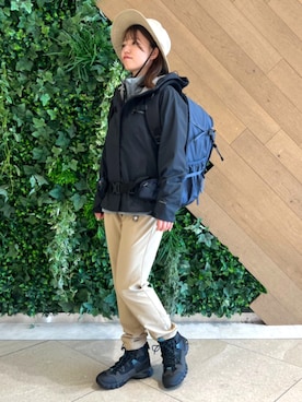 「アイテム（バックパック/リュック）」を使った、コロンビア公式さん（レディース・156cm）の夏コーディネート