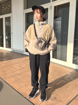 「アイテム（パーカー）」を使った、コロンビア公式さん（レディース・160cm）の秋コーディネート