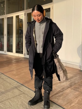 コロンビア公式さんのコーディネート