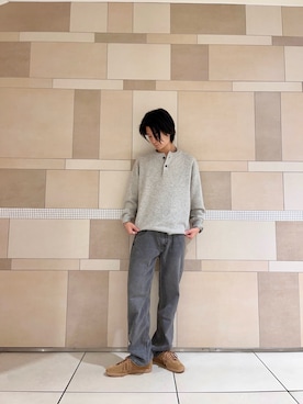 「URBAN RESEARCH DOORS（アーバンリサーチドアーズ）のハミルトンウールヘンリーネックニット（ニット/セーター）」を使った、佐藤　壮留さん（メンズ・175cm）の秋コーディネート