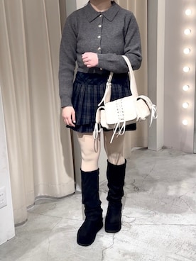 「冬を彩る色いろコーデ」｜「アイテム（ブーツ）」を使った、Moeさん（レディース・156cm）の冬コーディネート