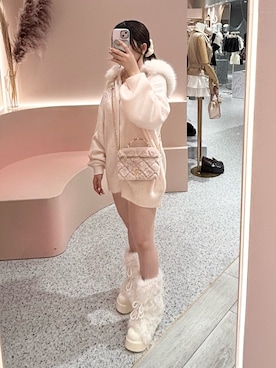 「one after another NICE CLAUP(ワンアフターアナザーナイスクラップ)の【Premium order】マシュマロフェイクファーパーカー(ニット/セーター、ピンク系)」を使った、Moeさん(レディース・156cm)の夏コーディネート
