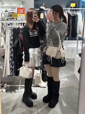 「冬を彩る色いろコーデ」｜「アイテム（ブーツ）」を使った、Moeさん（レディース・156cm）の冬コーディネート