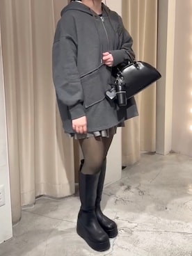 「冬を彩る色いろコーデ」｜「アイテム（ブーツ）」を使った、Moeさん（レディース・156cm）の冬コーディネート