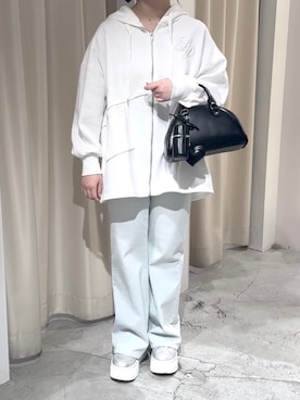 「one after another NICE CLAUP（ワンアフターアナザーナイスクラップ）のアイテム（スニーカー）」を使った、Moeさん（レディース・156cm）の冬コーディネート