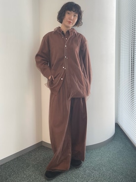 「アイテム（スリッポン）」を使った、濵中　心さん（レディース・162cm）の夏コーディネート