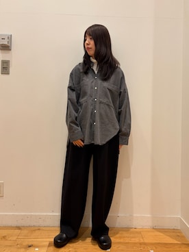 「URBAN RESEARCH DOORS（アーバンリサーチドアーズ）のデニムバンドカラーシャツ（シャツ/ブラウス、ブラック系）」を使った、Rikoさん（レディース・162cm）の秋コーディネート