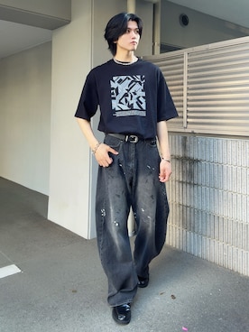 「SINSS（シンス）のBaggy silhouette curve denim / バギーシルエットカーブデニム（デニムパンツ、ブラック系）」を使った、そらさん（メンズ・181cm）の春コーディネート