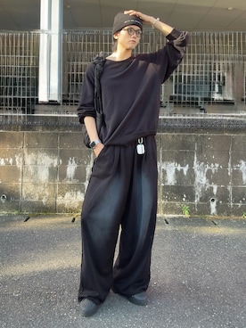 「SINSS（シンス）のTwo tuck breach sweatpants / 2タックブリーチスウェットパンツ（スウェットパンツ、ブラック系）」を使った、そらさん（メンズ・181cm）の春コーディネート