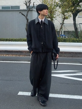 「SINSS（シンス）のTwo tuck wide straight stripe slacks / ２タックワイドストレートストライプスラックス（スラックス、ブラック系）」を使った、そらさん（メンズ・181cm）の春コーディネート