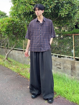 「SINSS（シンス）の3-Tuck wide straight slacks / 3タックワイドストレートスラックス（スラックス、ブラック系）」を使った、そらさん（メンズ・181cm）の夏コーディネート