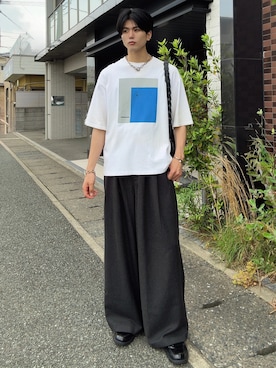 「SINSS（シンス）の3-Tuck wide straight slacks / 3タックワイドストレートスラックス（Trousers、ブラック系）」を使った、そらさん（メンズ・181cm）の夏コーディネート