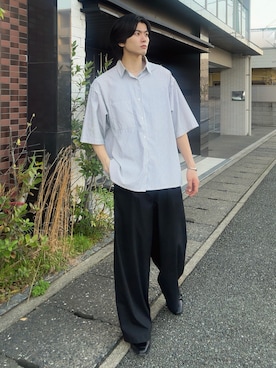 「SINSS（シンス）のLoose fit stripe shirts / ルーズフィットストライプシャツ（半袖）（シャツ/ブラウス、ホワイト系）」を使った、そらさん（メンズ・181cm）の秋コーディネート