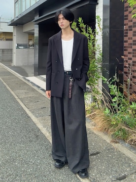「SINSS（シンス）の3-Tuck wide straight slacks / 3タックワイドストレートスラックス（スラックス、ブラック系）」を使った、そらさん（メンズ・181cm）の秋コーディネート