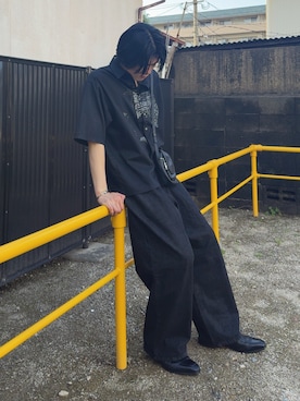 「SINSS（シンス）のWide balloon denim / ワイドバルーンデニム（デニムパンツ、ブラック系）」を使った、そらさん（メンズ・181cm）の春コーディネート