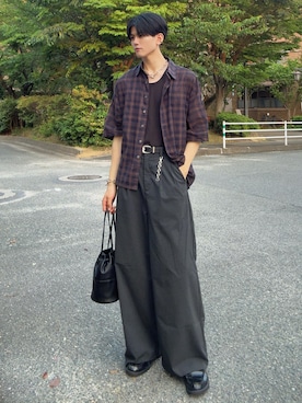 「SINSS（シンス）のTwo tuck wide straight stripe slacks / ２タックワイドストレートストライプスラックス（Trousers、ブラック系）」を使った、そらさん（メンズ・181cm）の夏コーディネート