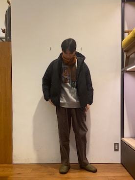 「アイテム（その他シューズ、グリーン系）」を使った、かわむらさん（メンズ・183cm）の秋コーディネート