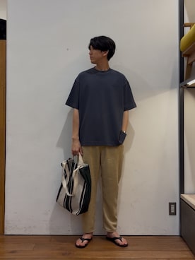 「LACOSTE（ラコステ）の『別注』LACOSTE×DOORS　MOSS STITCH SHORT-SLEEVE T-SHIRTS（Tシャツ/カットソー、グレー系）」を使った、かわむらさん（メンズ・183cm）の夏コーディネート