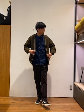 「アイテム（カーディガン/ボレロ）」を使った、かわむらさん（メンズ・183cm）の秋コーディネート
